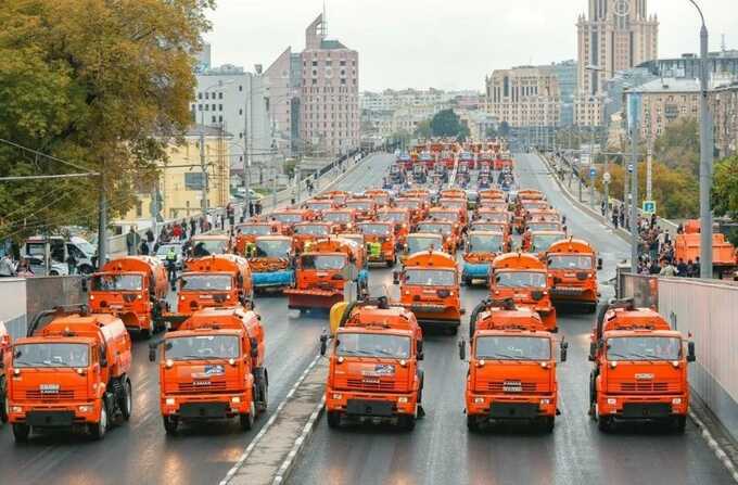 В Москве сотрудников ГБУ Жилищник сегодня экстренно вызвали на работу