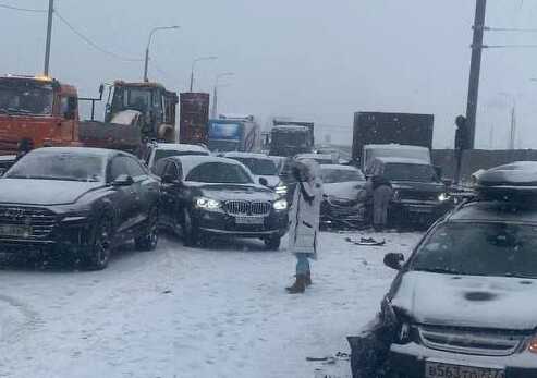 Массовая авария парализовала движение по Новорижскому шоссе в сторону Москвы